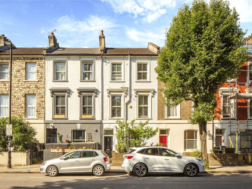 2 bed flat for sale in Hornsey Road, Holloway N7, £625,000