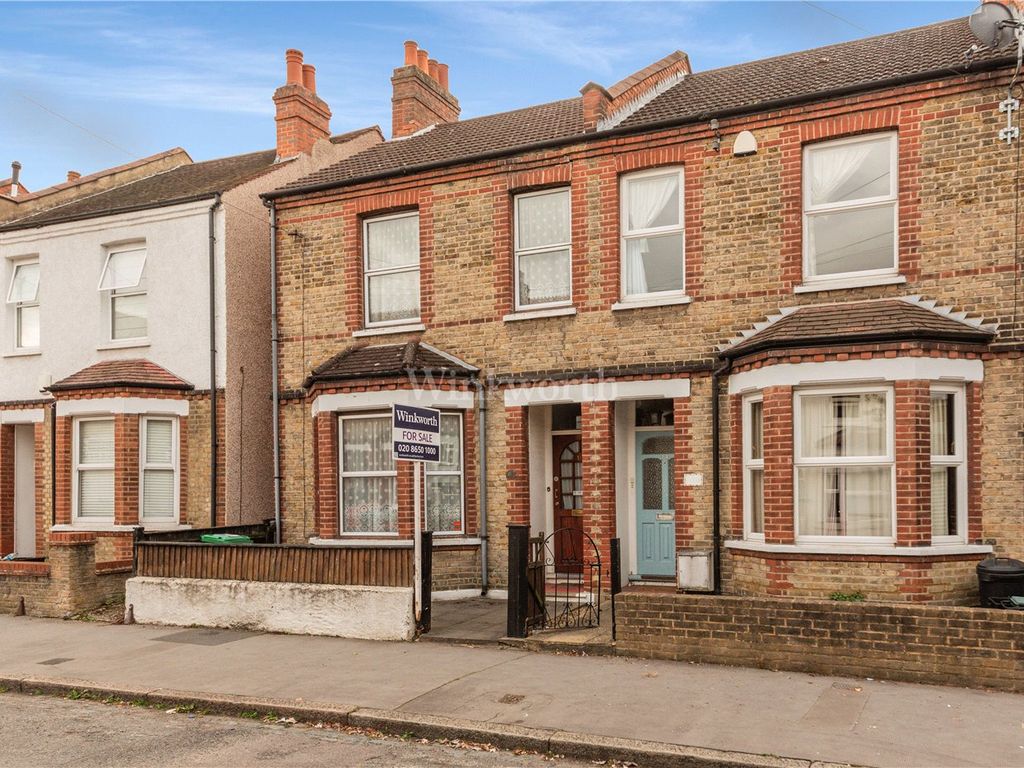 2 bed end terrace house for sale in Faversham Road, Beckenham BR3, £495,000