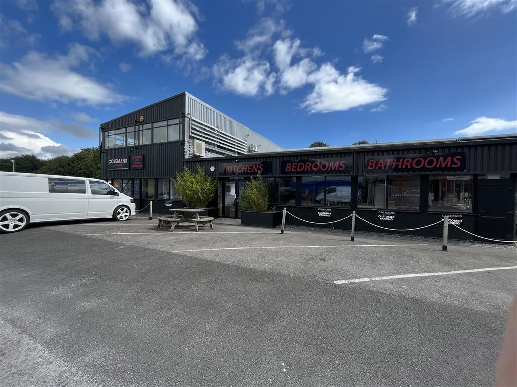 Commercial property to let in St. Andrews Trading Estate, Bridport DT6, £21,500 pa