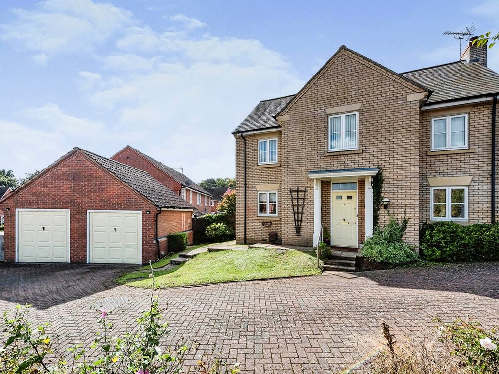 4 bed detached house for sale in Comfrey Way, Thetford IP24, £350,000