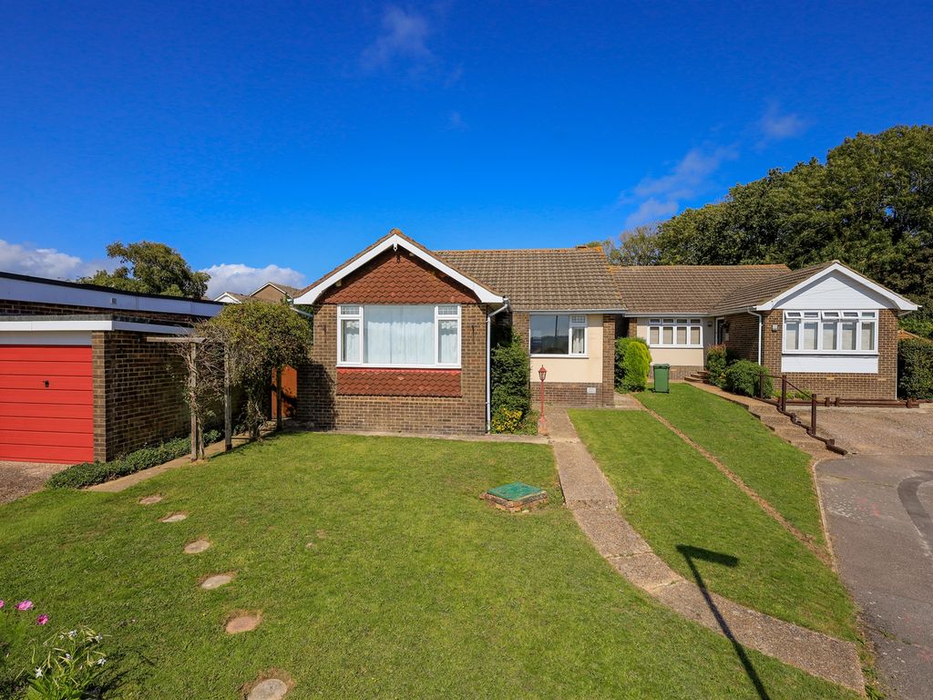 3 bed detached bungalow for sale in Barham Close, Hastings TN34, £415,000