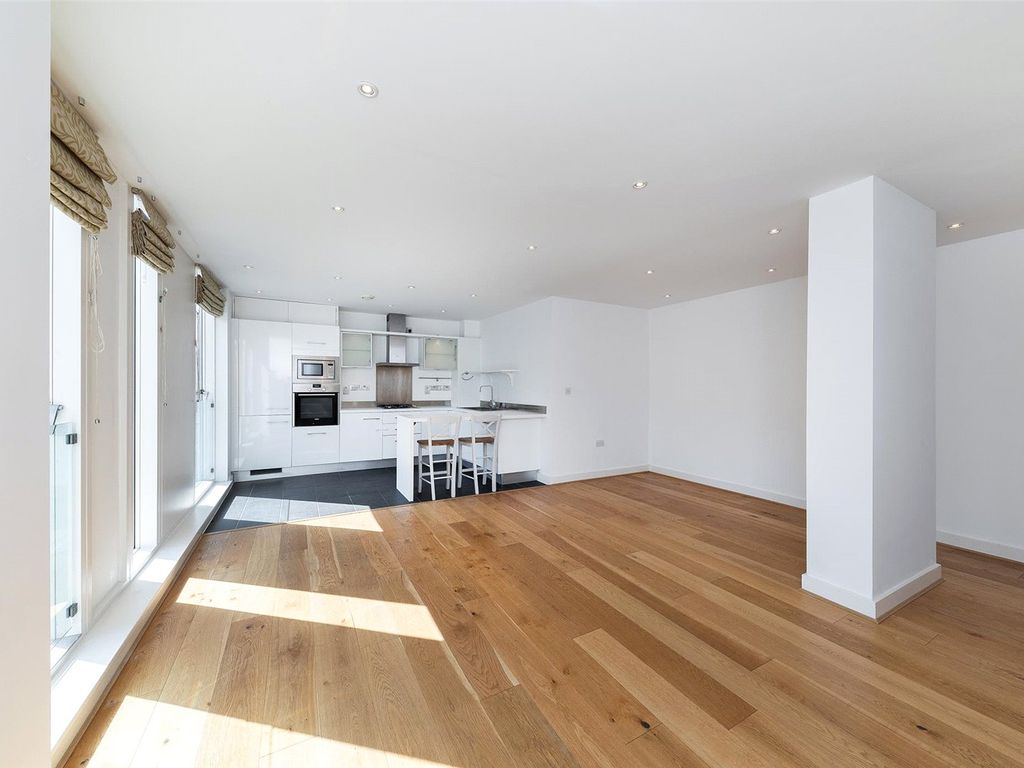 2 bed flat for sale in The Copper Building, Kingfisher Way, Cambridge CB2, £575,000