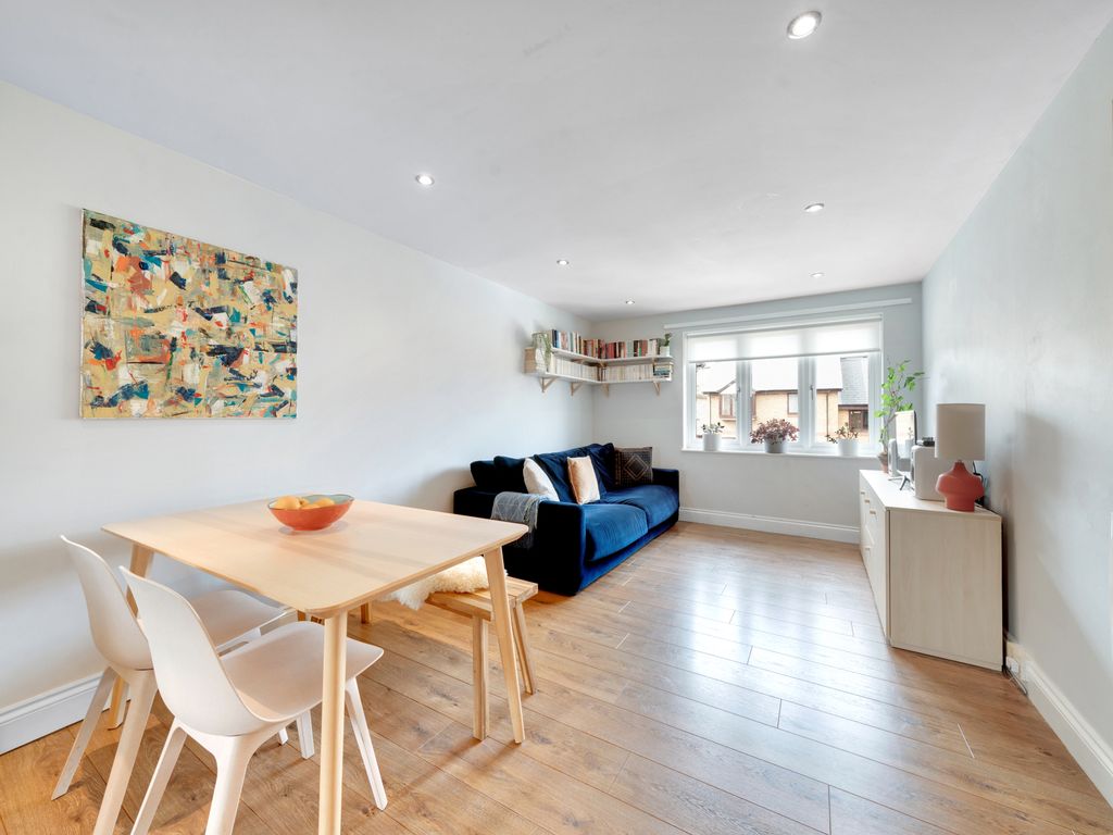 2 bed flat for sale in Riverside Close, Clapton, London E5, £390,000