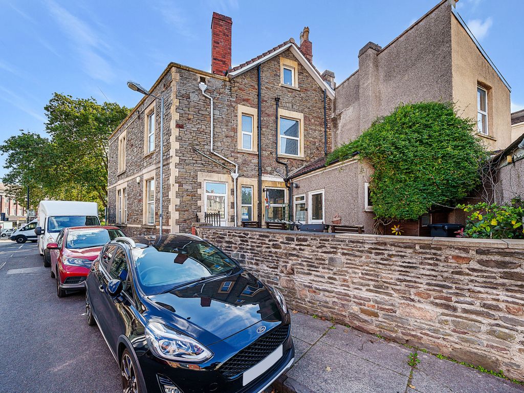 7 bed terraced house for sale in Manor Road, Fishponds, Bristol BS16, £485,000