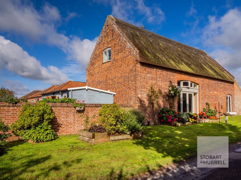 2 bed barn conversion for sale in Rectory Road, Suffield, Norfolk NR11, £350,000