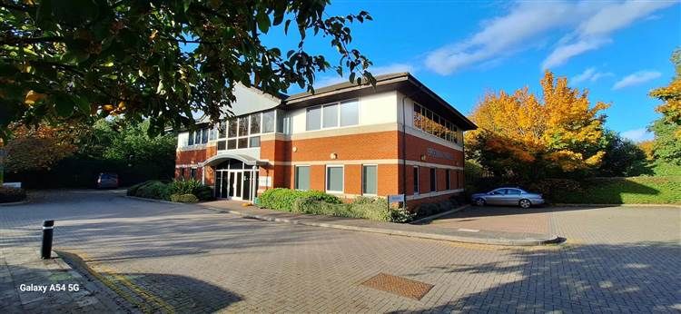 Office to let in Priors Walk, Priory Avenue, Taunton TA1, Non quoting
