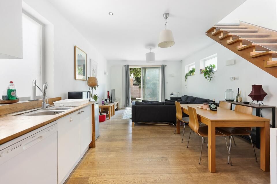 4 bed semi-detached house for sale in Seven Sisters Road, London N4, £725,000