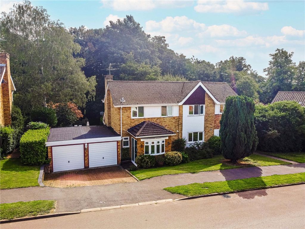 4 bed detached house for sale in Carleton Rise, Welwyn, Hertfordshire AL6, £800,000
