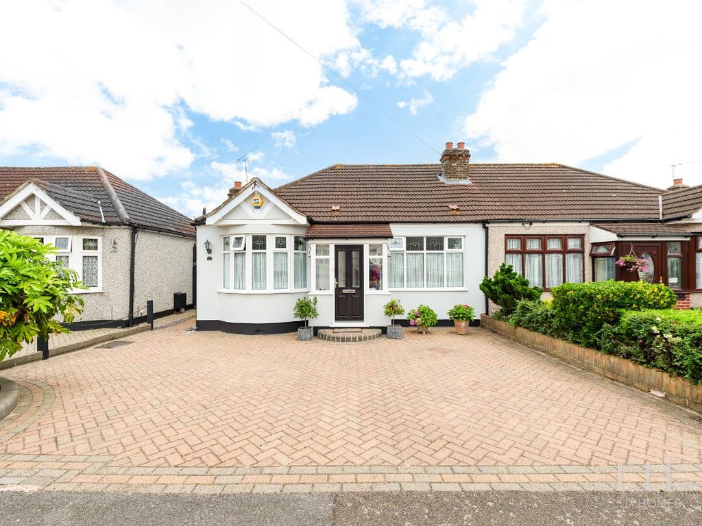 2 bed bungalow for sale in Aldborough Road, Upminster RM14, £525,000