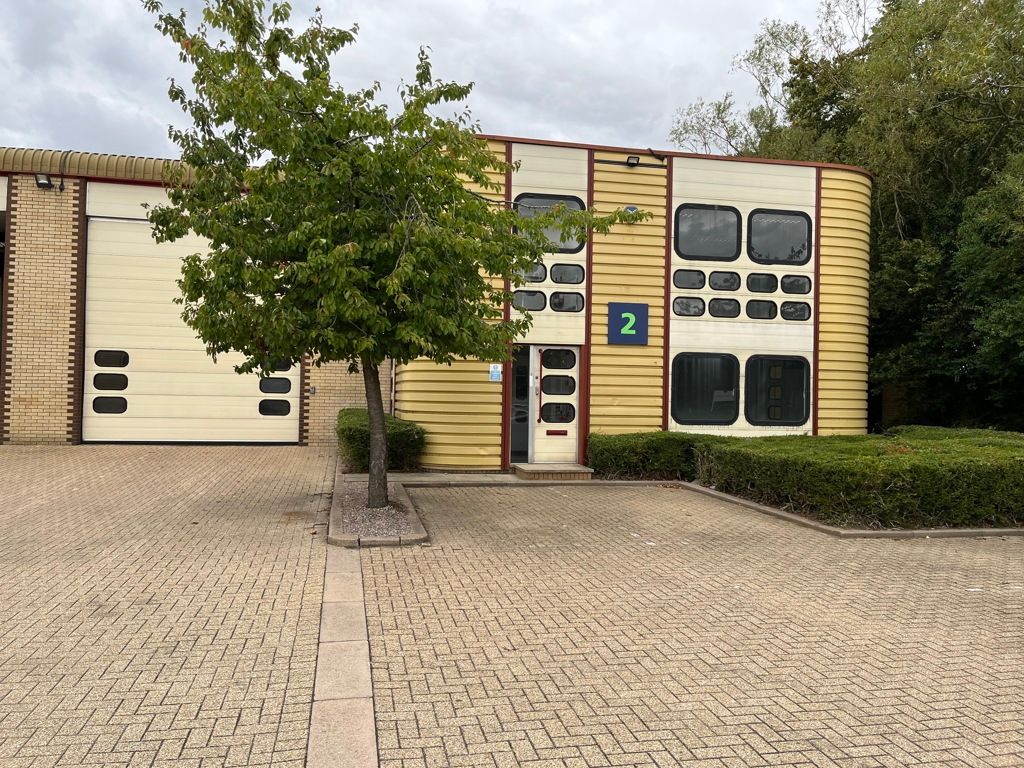 Warehouse to let in Plover Close, Newport Pagnell, Milton Keynes, Buckinghamshire MK16, £59,200 pa