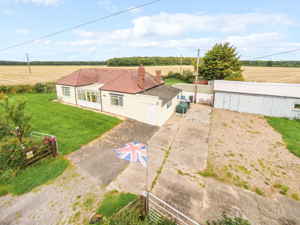 3 bed detached bungalow for sale in Bardney Road, Bucknall, Woodhall Spa LN10, £350,000