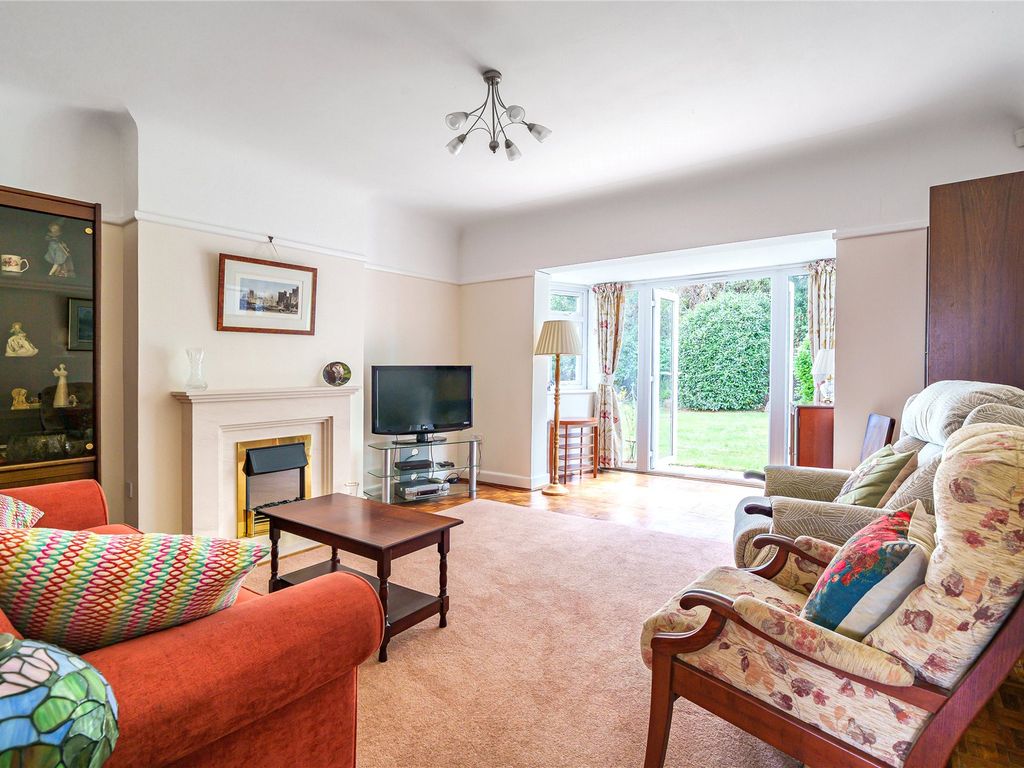 2 bed detached house for sale in Elderslie Close, Beckenham BR3, £650,000