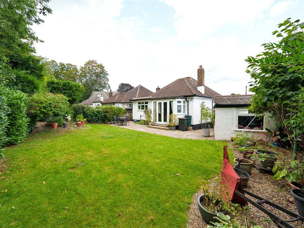 2 bed detached house for sale in Elderslie Close, Beckenham BR3, £650,000