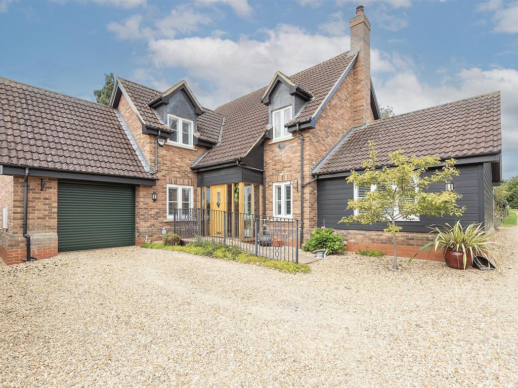 3 bed detached house for sale in 77B Station Road, Lower Stondon, Henlow SG16, £870,000