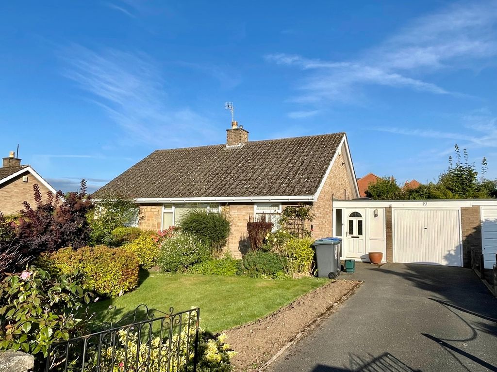 2 bed detached bungalow for sale in The Parkway, Darley Dale, Matlock DE4, £370,000