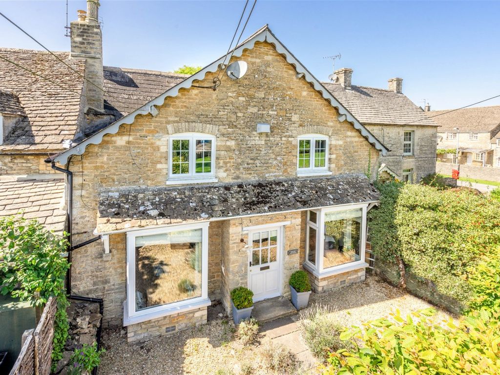 3 bed cottage for sale in Crudwell, Malmesbury SN16, £545,000