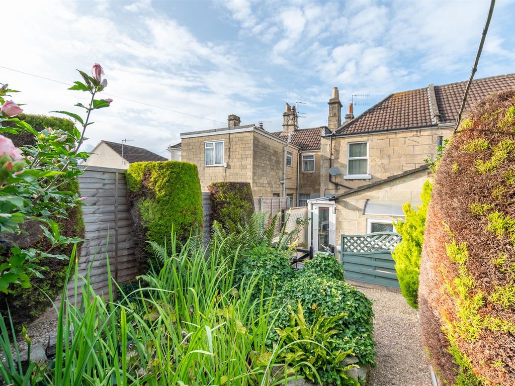 2 bed terraced house for sale in South View Road, Bath BA2, £345,000