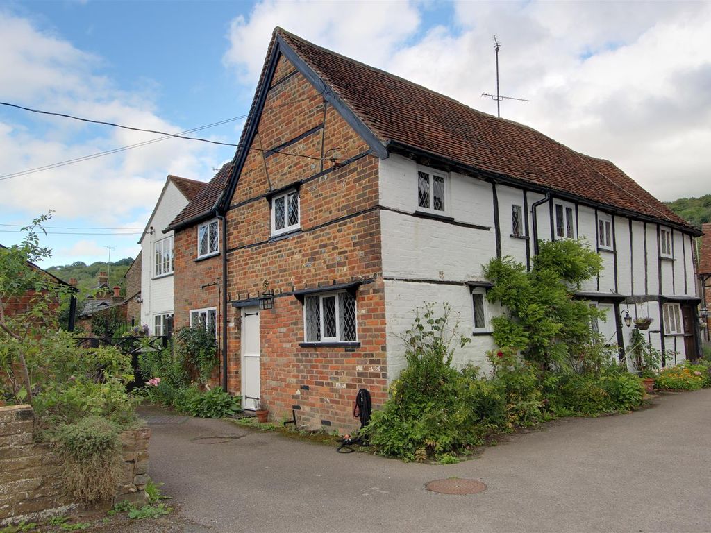 3 bed cottage for sale in Stocks Road, Aldbury, Tring HP23, £400,000