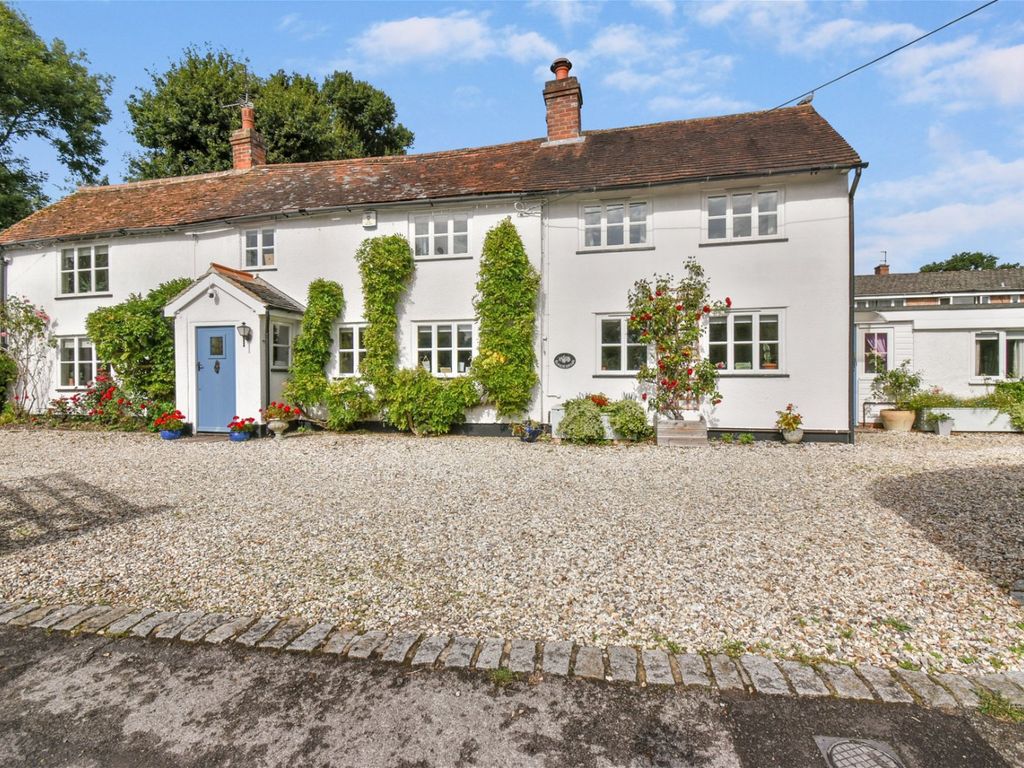 5 bed detached house for sale in Heath End Road, Baughurst, Tadley RG26, £670,000