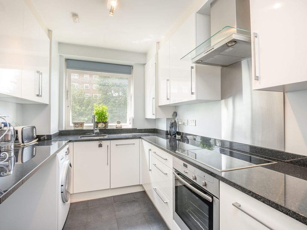 2 bed flat for sale in Blair Court, Boundary Road, London NW8, £925,000