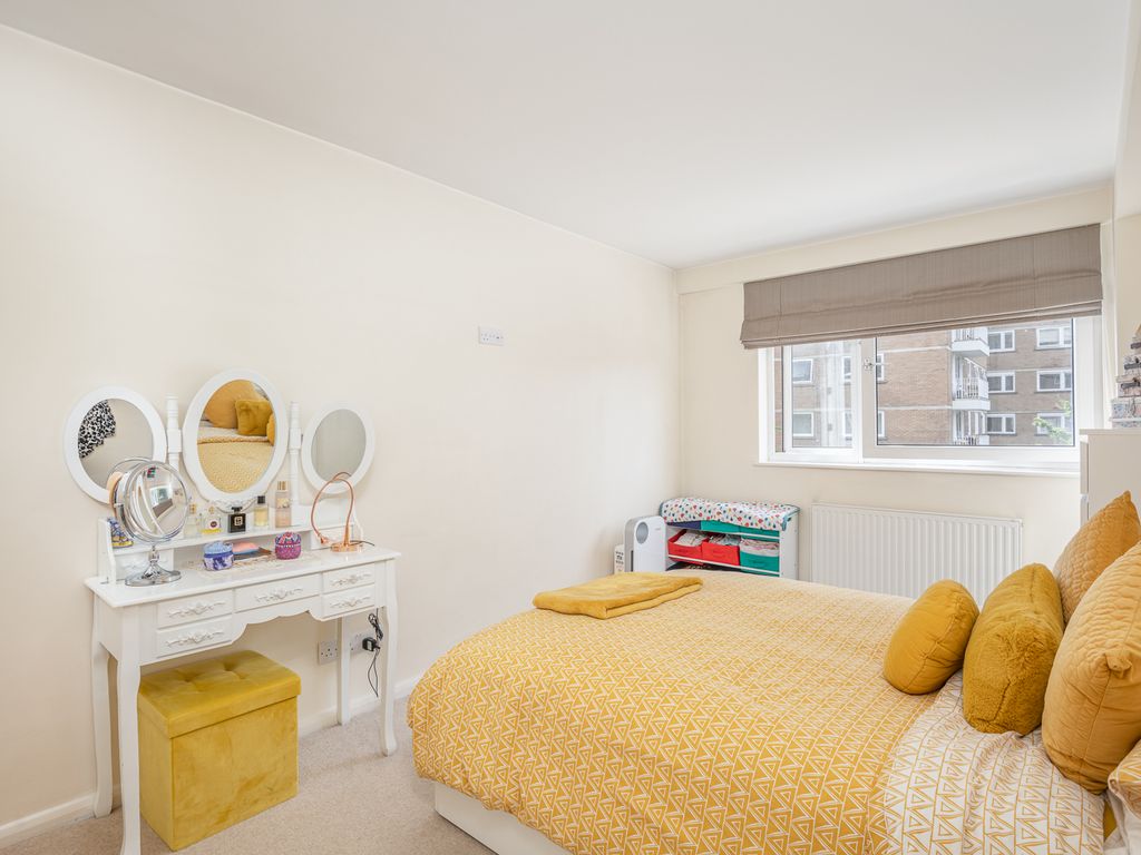 2 bed flat for sale in Blair Court, Boundary Road, London NW8, £925,000