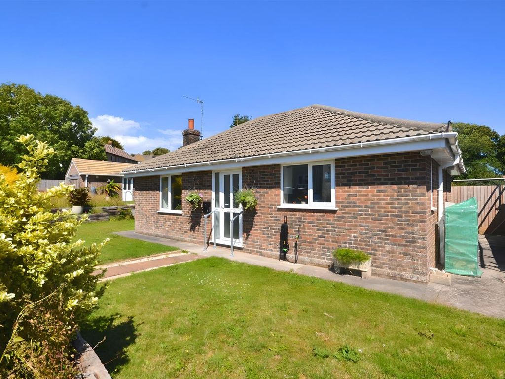 2 bed detached bungalow for sale in Martinstown, Dorchester DT2, £350,000