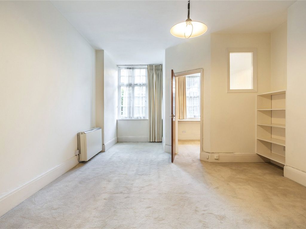 2 bed flat for sale in Elm Tree Court, Elm Tree Road NW8, £585,000