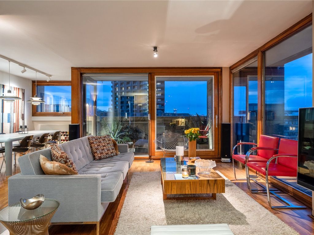 3 bed flat for sale in Barbican, London EC2Y, £1,695,000