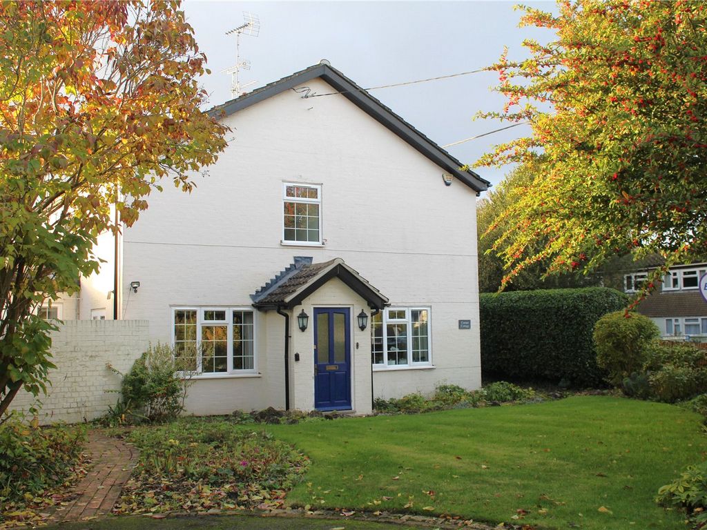 3 bed semi-detached house for sale in Eversley Centre, Hook RG27, £575,000