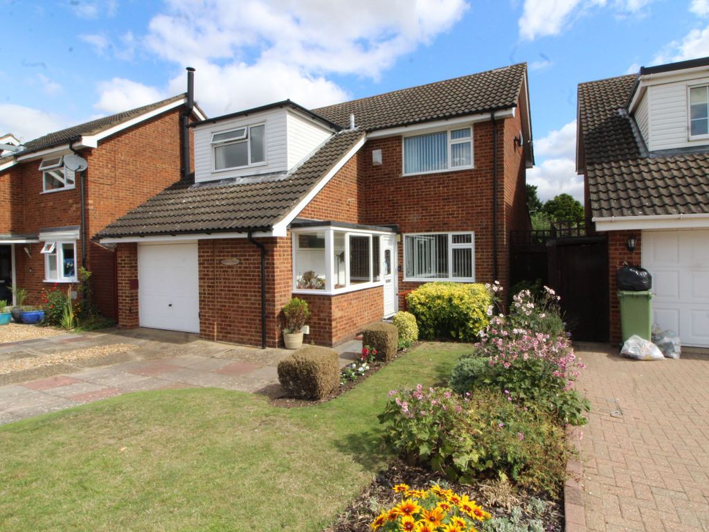 3 bed detached house for sale in Richmond Way, Newport Pagnell MK16, £440,000