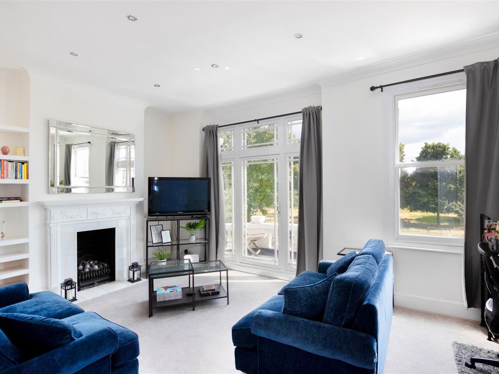 3 bed flat for sale in Clapham Common North Side, London SW4, £755,000