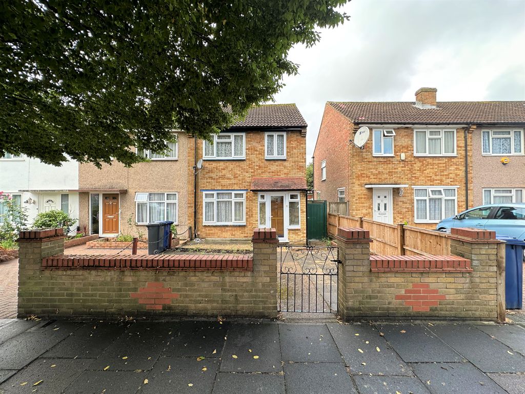 3 bed end terrace house for sale in Beechwood Avenue, Greenford UB6, £475,000