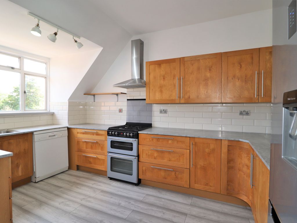 3 bed flat for sale in Woburn Hill, Addlestone KT15, £449,950