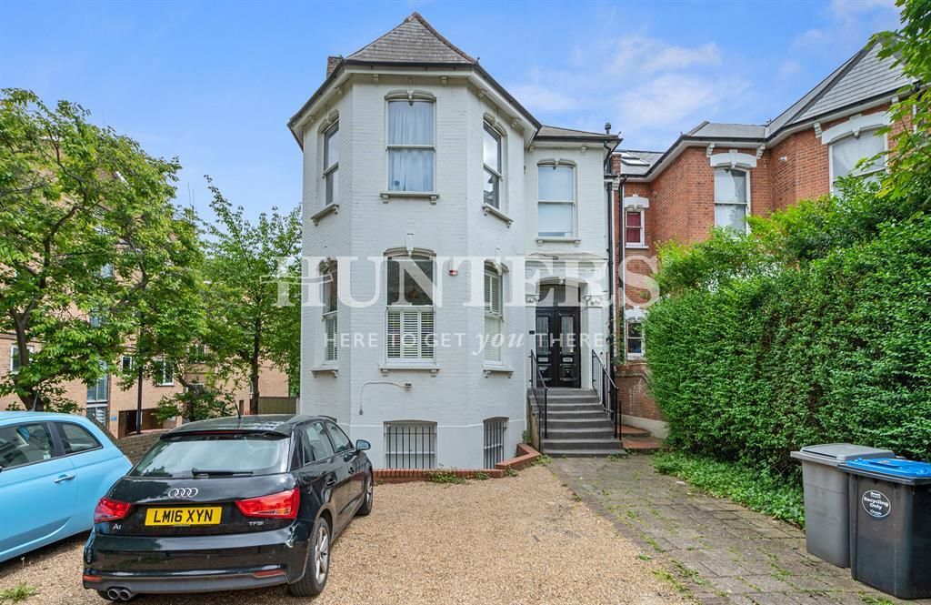 2 bed flat for sale in Christchurch Avenue, London NW6, £450,000