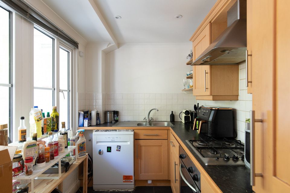 2 bed flat for sale in Webster Road, Bermondsey SE16, £475,000