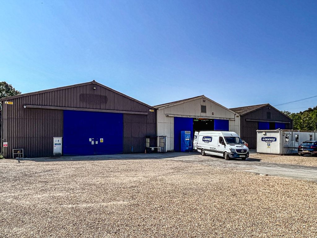 Warehouse to let in Romany Works Business Park, Poole BH16, £110,000 pa