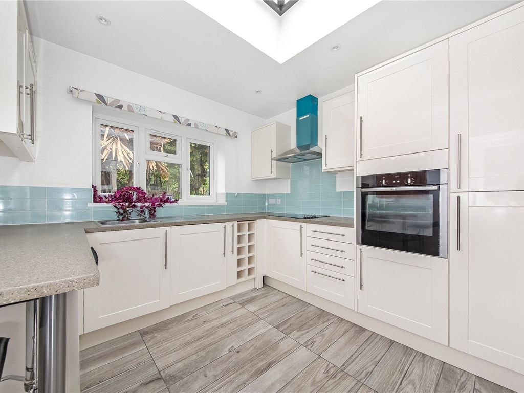 3 bed semi-detached house for sale in Welton Road, Plumstead SE18, £430,000