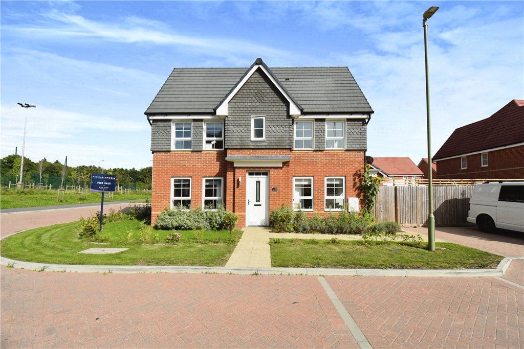 3 bed detached house for sale in Dowling Crescent, Ampfield, Romsey, Hampshire SO51, £450,000