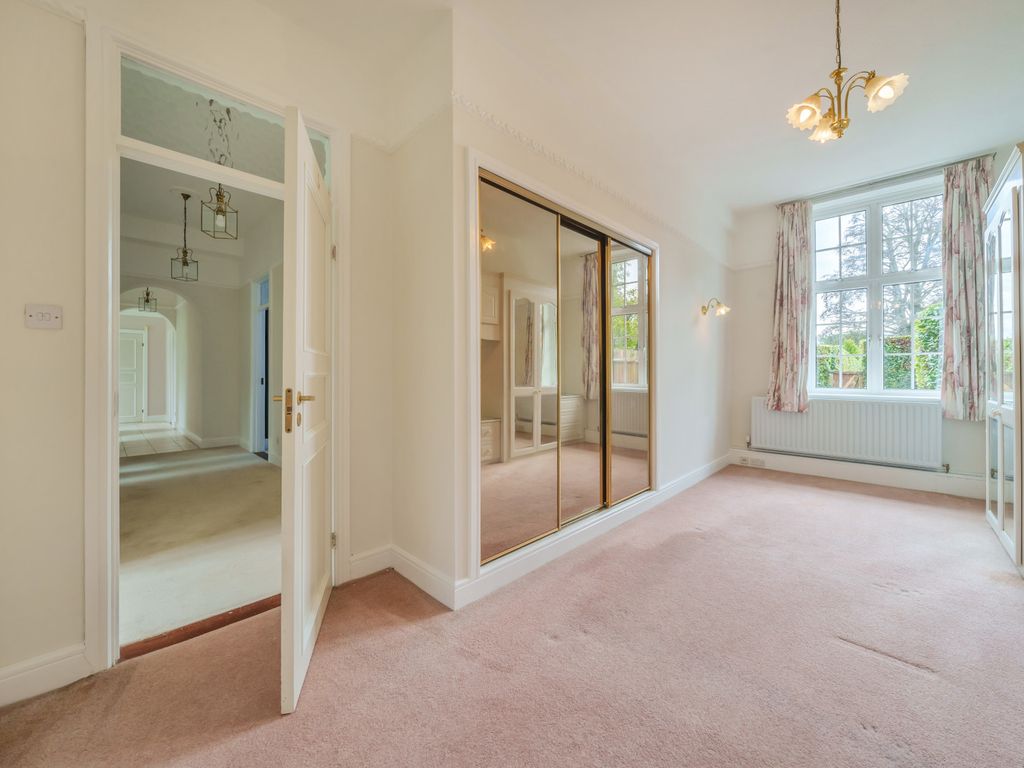 3 bed flat for sale in Ottershaw Park, Ottershaw KT16, £500,000