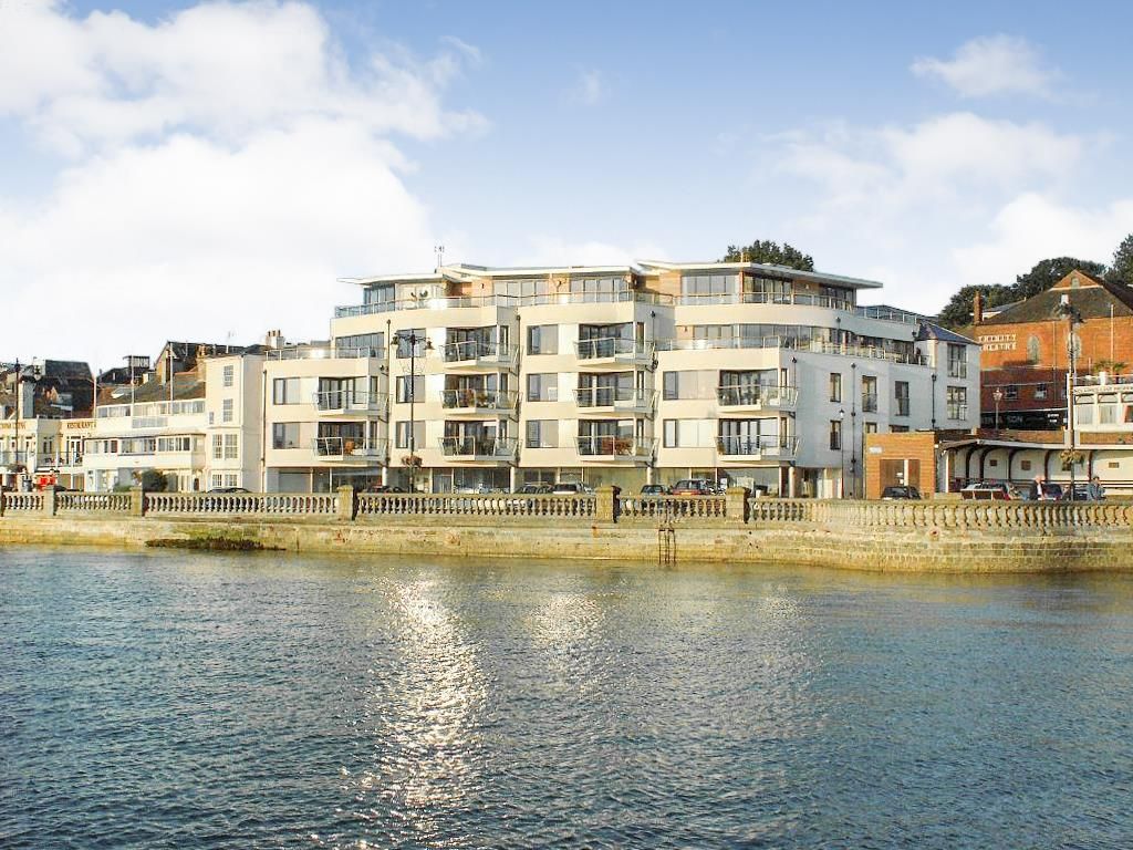 2 bed property for sale in The Parade, Cowes PO31, £499,500
