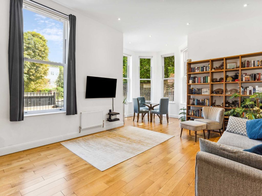 2 bed flat for sale in Eaton Rise, London W5, £700,000