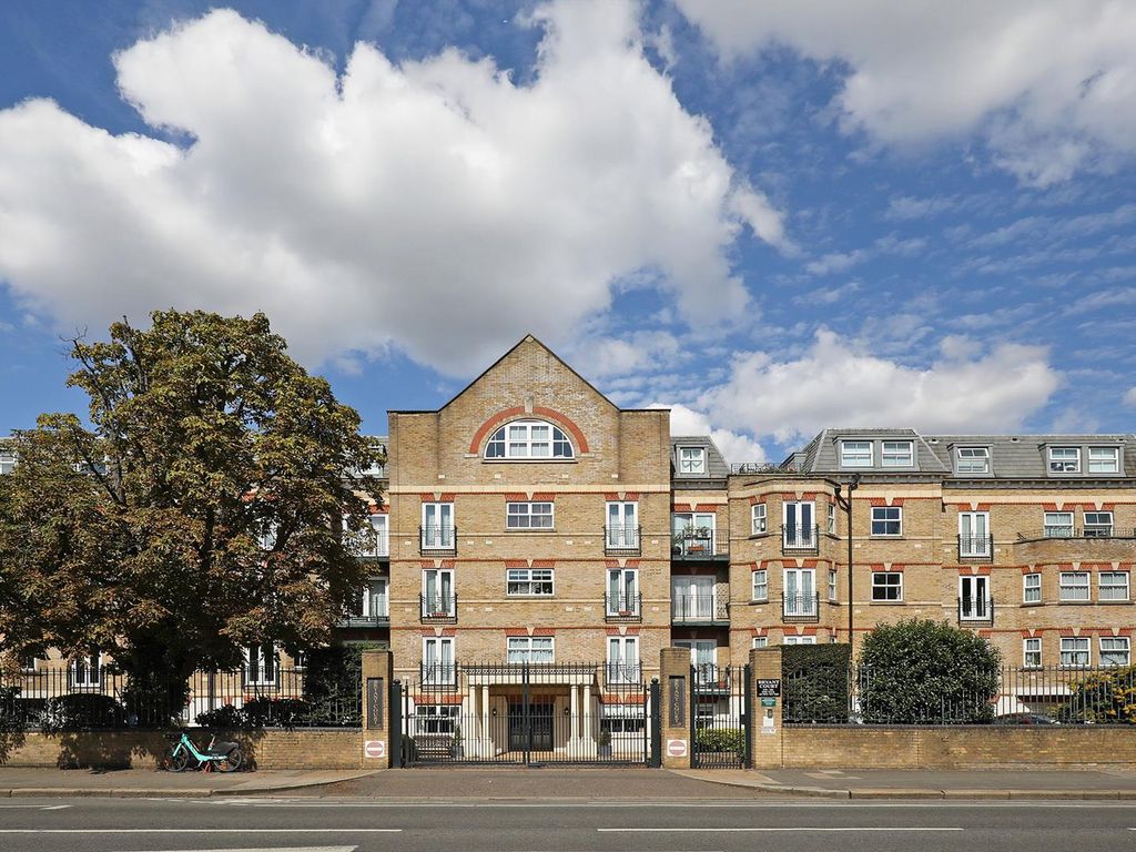 2 bed flat for sale in The Vale, Acton W3, £499,950