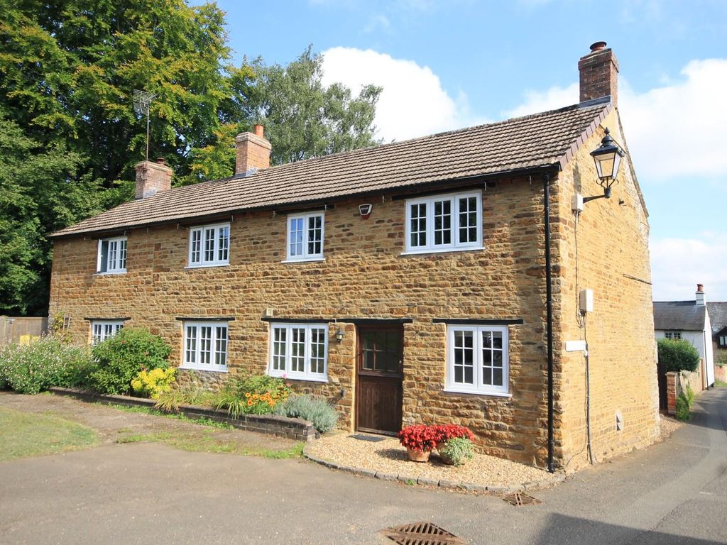 4 bed cottage for sale in School Lane, Scaldwell, Northampton NN6, £600,000