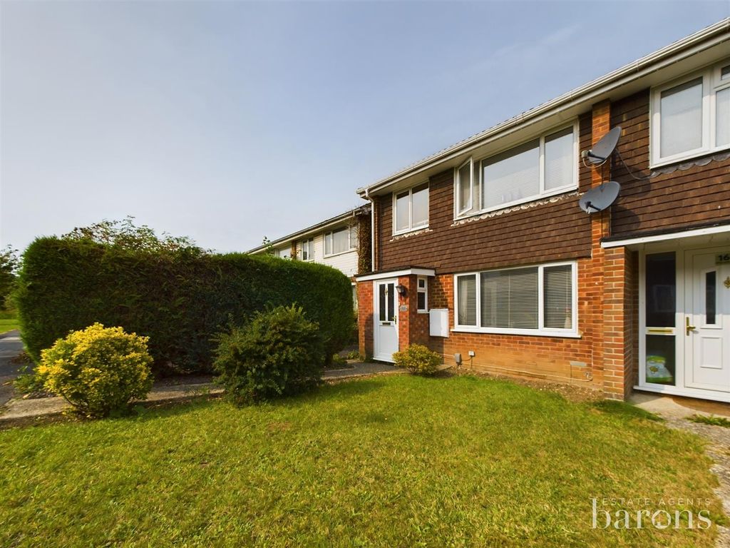 3 bed end terrace house for sale in Britten Road, Brighton Hill, Basingstoke RG22, £340,000