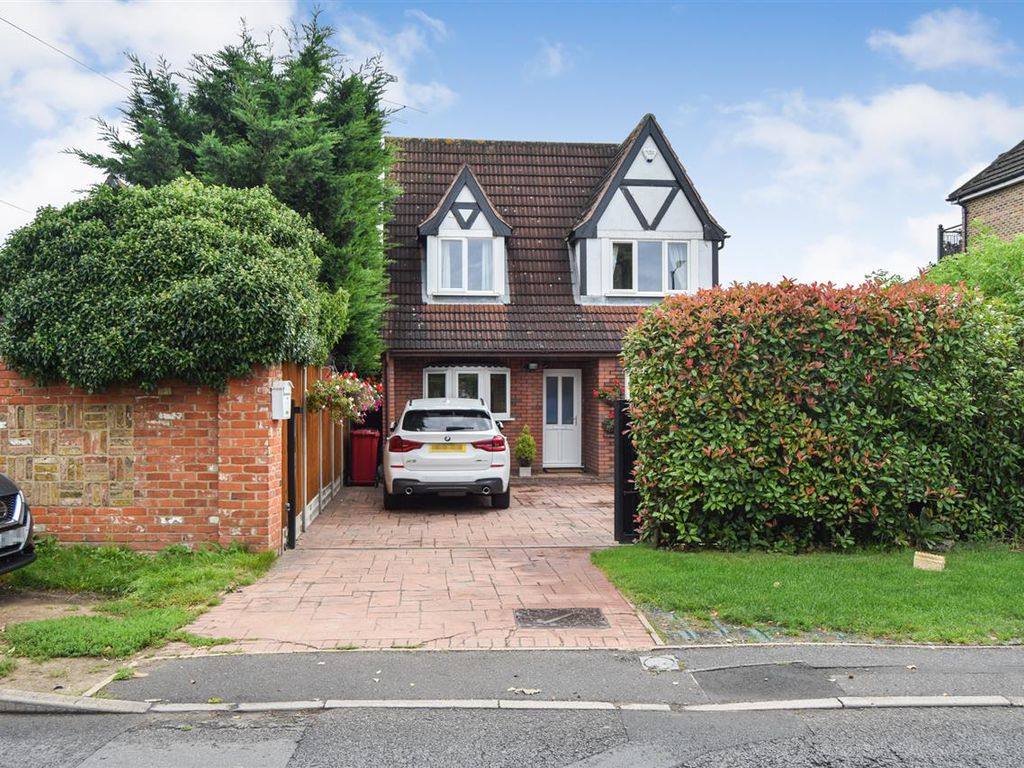 4 bed detached house for sale in Huntercombe Lane North, Maidenhead, Taplow SL6, £685,000