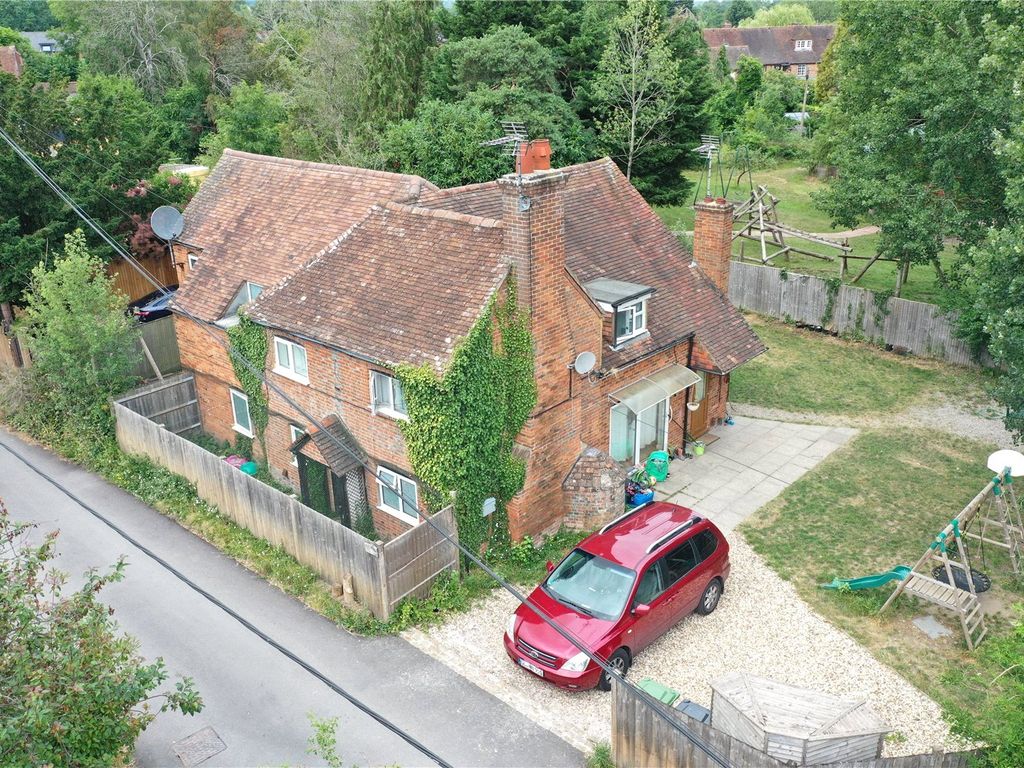 4 bed detached house for sale in Mill Lane, Padworth, Reading, Berkshire RG7, £600,000