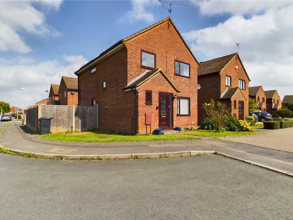 4 bed detached house for sale in Cavalier Close, Theale, Reading, Berkshire RG7, £500,000