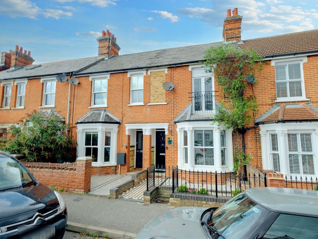 3 bed terraced house for sale in Bishop Road, Chelmsford CM1, £425,000
