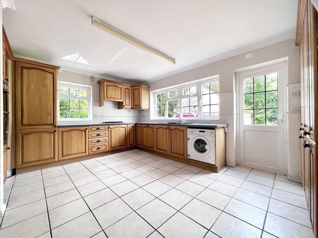 4 bed detached house for sale in Chapel Hill, Watchfield SN6, £650,000