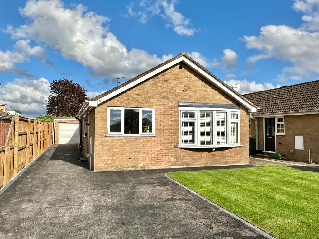 2 bed detached bungalow for sale in Sandyland, Haxby, York YO32, £375,000